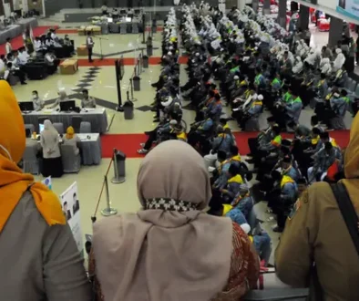 077790100_1684815196-20230523-Persiapan-Pemberangkatan-Haji-Kloter-Pertama-2023-Imam-2