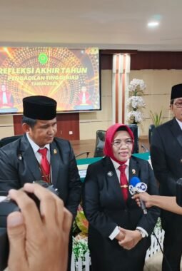 Ketua Pengadilan Tinggi Riau, Diah Sulastri Dewi Paparkan Capaian Prestasi Selama Tahun 2025