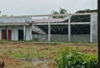 GOR Kebanggaan Desa Ambruk Diterjang Puting Beliung.
