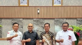 AKBP (Purn) H. Asmar usai melakukan pertemuan dengan Ketua DPRD Provinsi Riau.