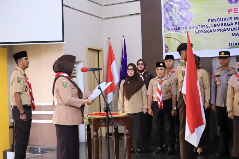 Hj. Ismiatun Lantik Jajaran Pengurus Pramuka Kwarran Tebingtinggi