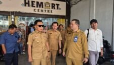 Bupati Asmar dan BBPOM Pekanbaru Sidak Minimarket di Meranti, Pastikan Produk Aman Dikonsumsi.