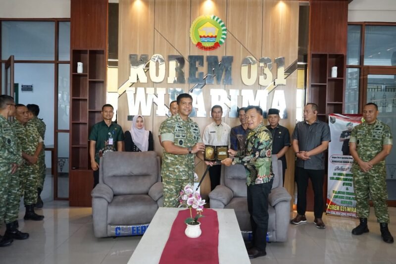 Bupati Asmar dan Danrem 031/WB Perkuat Sinergi Bangun Meranti, Bahas Pertahanan hingga Free Trade Zone.