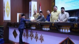 DPRD Kota Pekanbaru menggelar Rapat Paripurna dengan agenda Laporan Pelaksanaan Kegiatan Reses Anggota DPRD Kota Pekanbaru Masa Persidangan Ke-II.