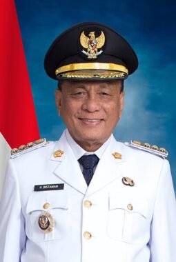 Bupati Rohil Bistamam Sampaikan Duka Mendalam atas Kecelakaan Maut Ambulans di Tol Permai