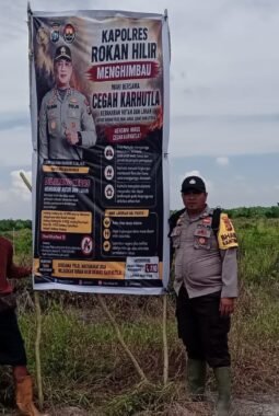 Antisipasi Karhutla di Musim Kemarau, Bhabinkamtibmas Polsek Sinaboi Intensifkan Patroli dan Edukasi Masyarakat
