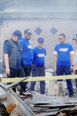 7 Rumah Ludes Terbakar, Atas Arahan Bupati Pemkab Rokan Hilir Salurkan Bantuan Darurat untuk Korban Kebakaran di Bagan Hulu