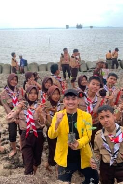 Bupati Siak dan BEM Unilak Kompak Tanam Mangrove: Selamatkan Pesisir Riau dari Abrasi