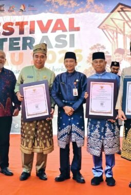 Dipersip Rokan Hilir Raih Penghargaan Kearsipan Peringkat III Tingkat Provinsi Riau