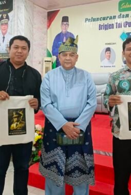 Autobiografi Brigadir Jenderal TNI (Purn) Edy Afrizal Natar Nasution Berjudul “Ular Makan Linggis”